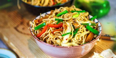 VEGETABLE HAKKA NOODLES
